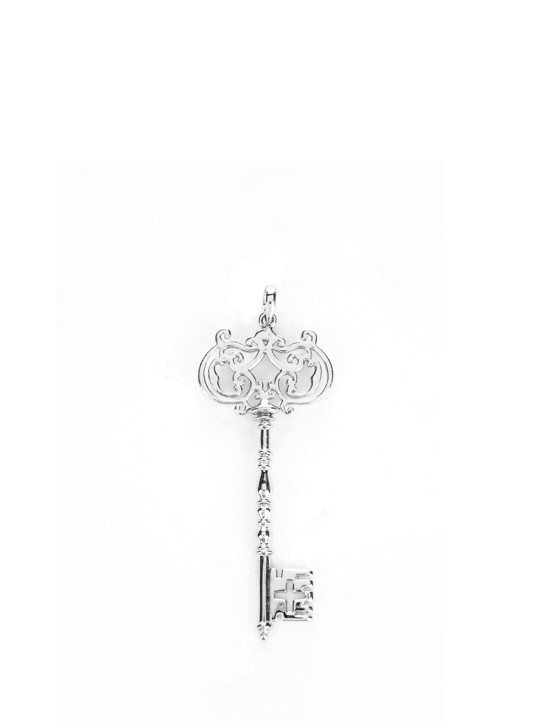 Rreverie Women Silver Pendant