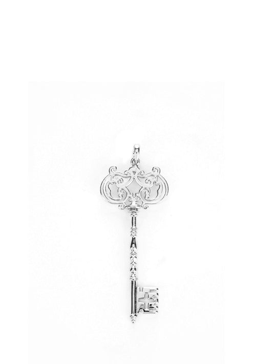 Rreverie Women Silver Pendant